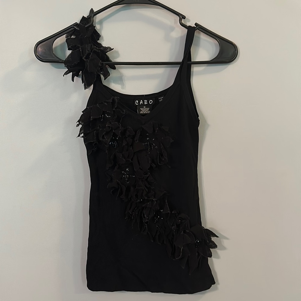 Black cami top with attached flowers! 🖤
